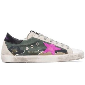 GOLDEN GOOSE DISTRESSED CAMO FUCHSIA/PINK
STAR SIZE 39 (U.S. 9)
